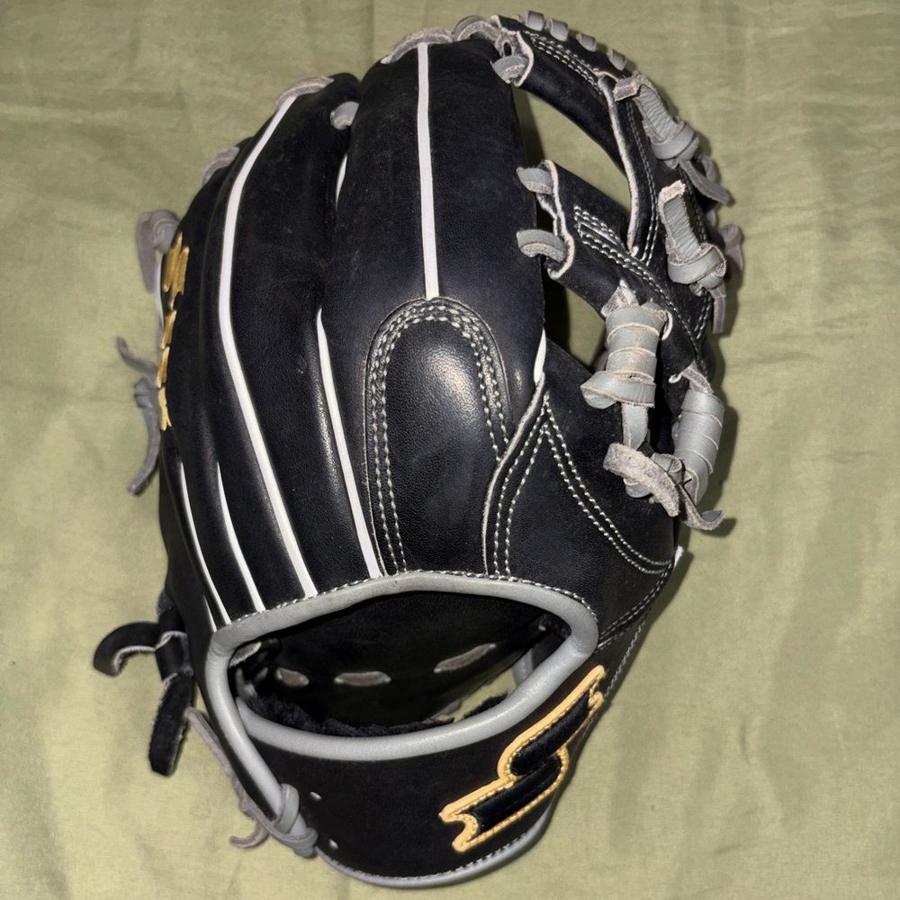 SSK Baseball Glove / Black and Gray Baseball Glove with Gold Accent